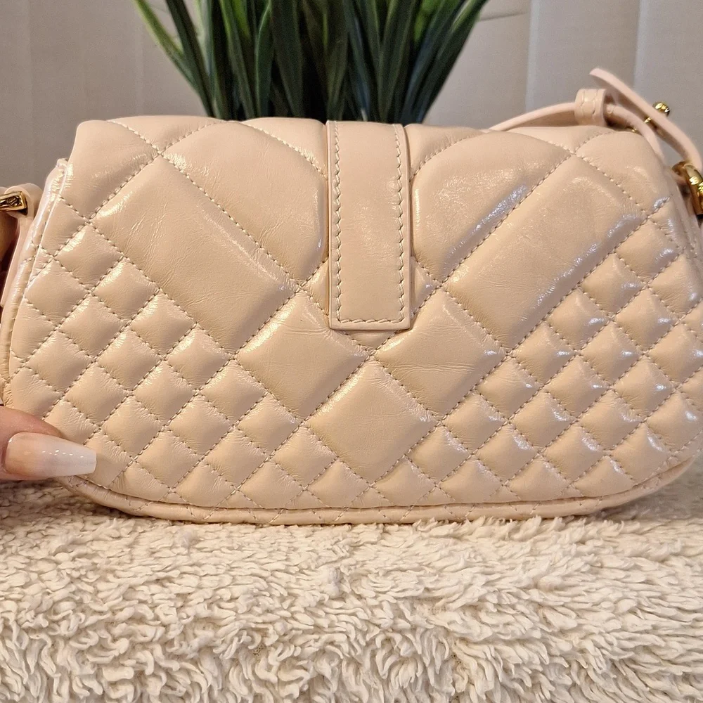 Gorgeous Versace Greca Goddess Leather Bag - Picture 6 of 14